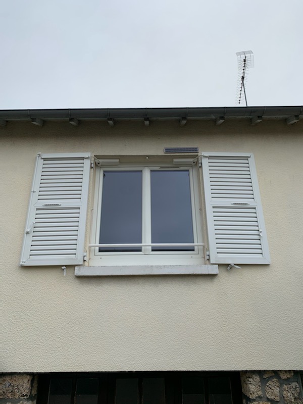 Motorisation solaire Bubendorff Volets battant (2)