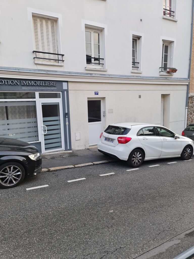 Vitrine 2