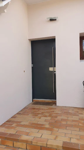 Fourniture et pose d'une porte Kline