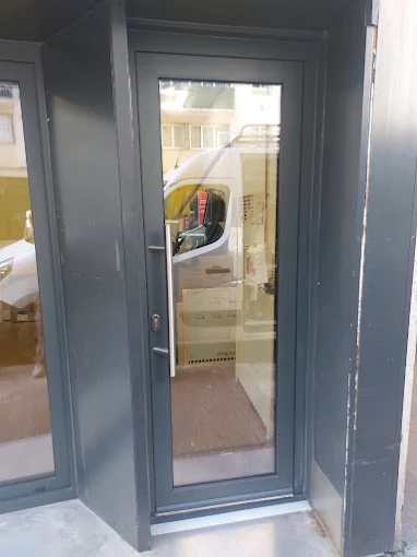 Vitrine (porte)