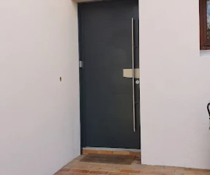Fourniture et pose d'une porte Kline